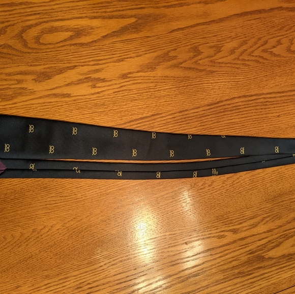 Cornelia James Tie - Picture 1 of 3